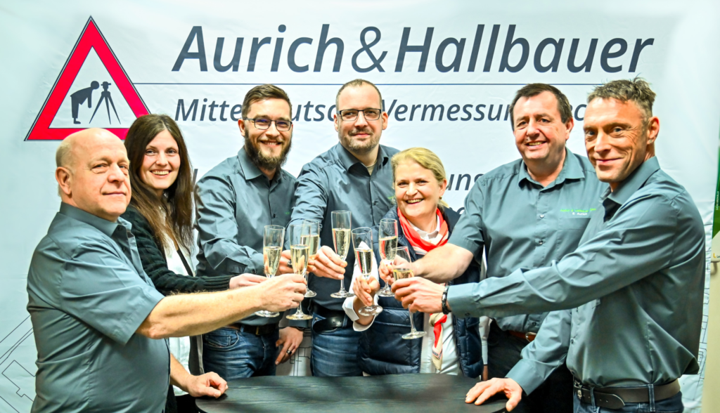 Das Team der Aurich & Hallbauer GmbH zum 30jährigen Jubiläum